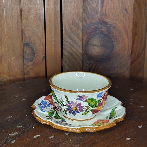 Italian Pottery Cup and Saucer Set - Picture 7 of 11